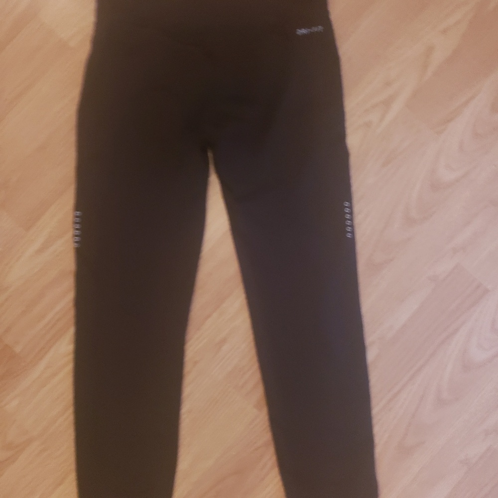 nike running crops